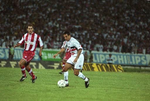 Sangaletti em a��o pelo N�utico na final do PE2002